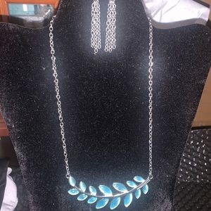Women’s Necklace & Earring Set